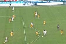 "Локомоти" - "Ростов" - 2:0. 38-я минута. В момент передачи Денис ГЛУШАКОВА в офсайде оказался Дмитрий СЫЧЕВ. Фото "НТВ Плюс"