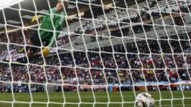 27 июля 2010 года. ЧМ-2010. 1/8 финала. Блумфонтейн. Германия - Англия - 4:1. 39-я минута. Арбитры не увидели чистый гол Фрэнка Лэмпарда в ворота Мануэля НОЙЕРА. Стадион бригада покидала под усиленной охраной полиции.