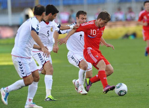 Соккер ру футбол чемпионат европы. Армения Россия 2011. Гишер.ру фртбол харратия-Армения.