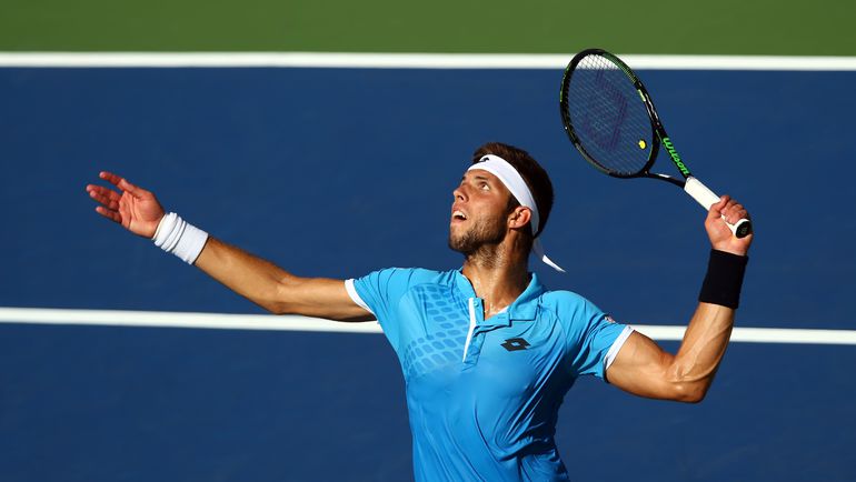 Суббота. Нью-Йорк. Иржи ВЕСЕЛЫ не смог доиграть матч третьего круга US Open с Джоном Изнером. Фото AFP
