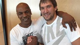Овечкин и похудевший Майк Тайсон. 