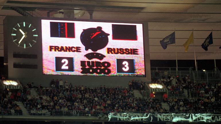 5 июня 1999 года. Париж. Отборочный матч Euro-2000. Франция - Россия - 2:3. Счет, который сделал счастливой всю страну. Фото 5 июня 1999 года. Париж. Отборочный матч Euro-2000. Франция - Россия - 2:3. Счет, который сделал счастливой всю страну. Фото