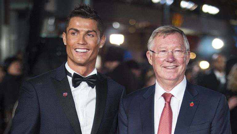 Криштиану РОНАЛДУ (слева) и Алекс ФЕРГЮСОН на премьере фильма Ronaldo. Фото AFP Криштиану РОНАЛДУ (слева) и Алекс ФЕРГЮСОН на премьере фильма Ronaldo. Фото AFP