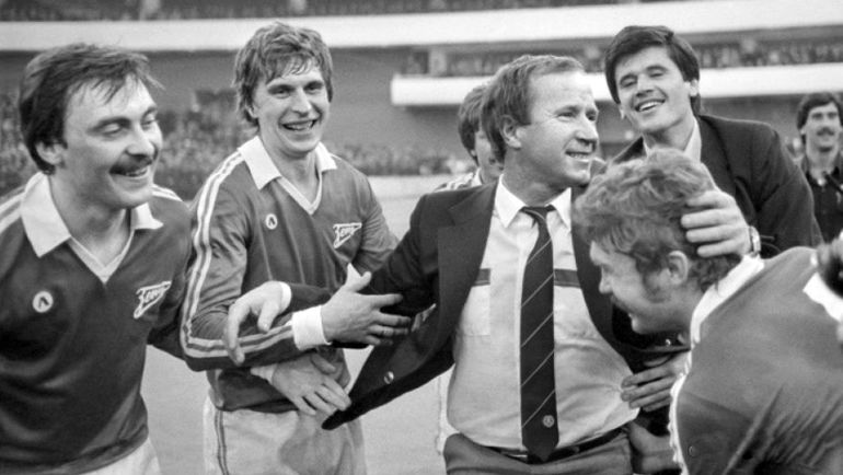 1984 год. Павел САДЫРИН (в центре) празднует с игроками чемпионство "Зенита". Фото ИТАР-ТАСС