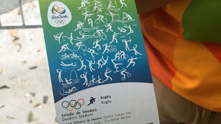 Вот так выглядят билеты на олимпийские соревнования. Фото Дмитрий СИМОНОВ, "СЭ"
