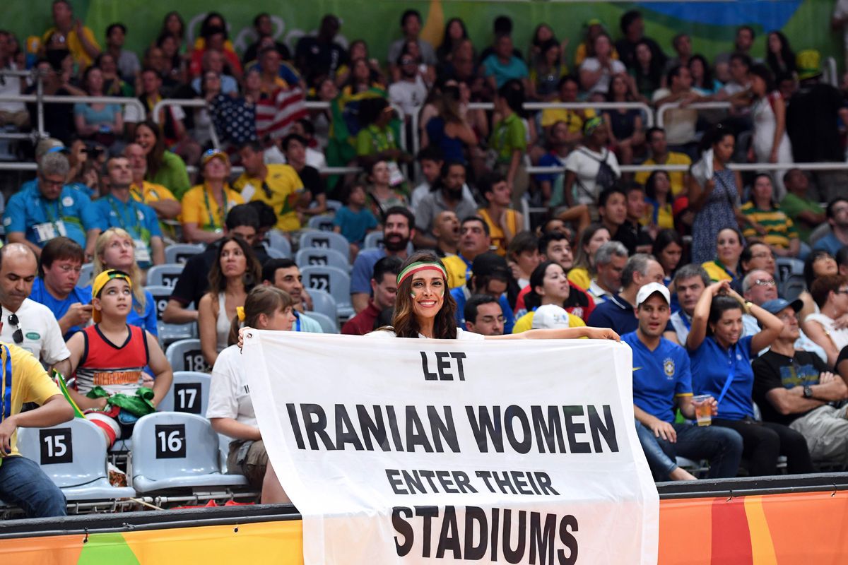 Исинбаева помогла волейболистам победить Иран . Олимпиада ...