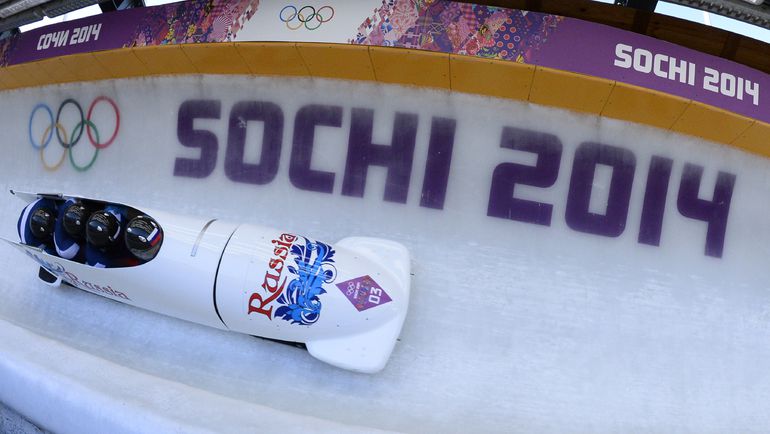 Боб чемпиона Александра ЗУБКОВА на олимпийской трассе в Сочи. Фото AFP Боб чемпиона Александра ЗУБКОВА на олимпийской трассе в Сочи. Фото AFP
