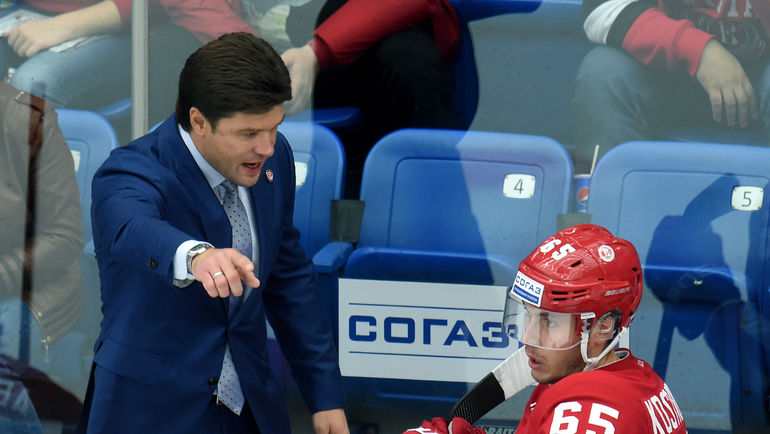 Олег ОРЕХОВСКИЙ и Дмитрий КОСТРОМИТИН. Фото photo.khl.ru Олег ОРЕХОВСКИЙ и Дмитрий КОСТРОМИТИН. Фото photo.khl.ru