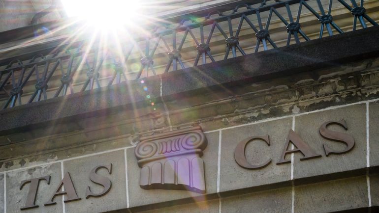 Спортивному арбитражному суду в Лозанне (CAS) может взять на себя функцию наказывать спортсменов за допинг. Фото AFP Спортивному арбитражному суду в Лозанне (CAS) может взять на себя функцию наказывать спортсменов за допинг. Фото AFP