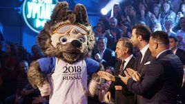 Пятница. Останкино. Талисман чемпионата мира-2018 волк Забивака, Виталий МУТКО, Иван УРГАНТ и РОНАЛДО.