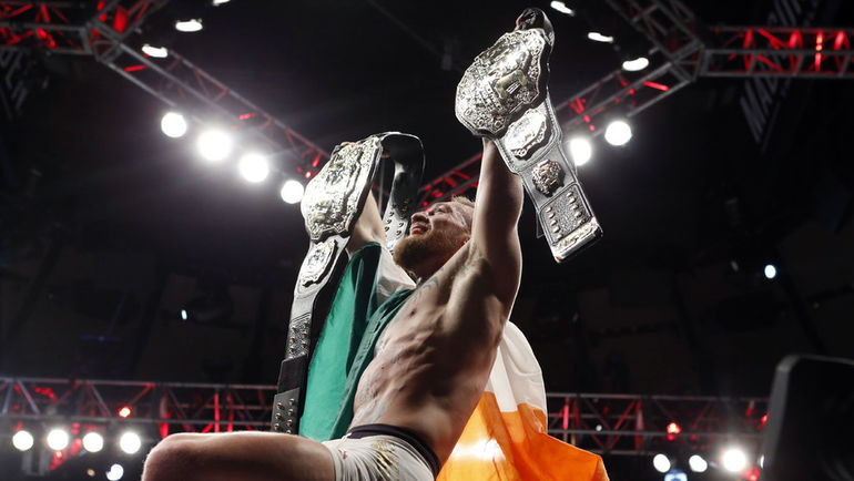 Конор МАКГРЕГОР - первый в истории UFC чемпион в двух весовых категориях одновременно. Фото Adam Hunger-USA TODAY Sports Конор МАКГРЕГОР - первый в истории UFC чемпион в двух весовых категориях одновременно. Фото Adam Hunger-USA TODAY Sports