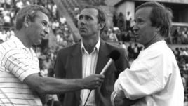 1991 год. Евгений МАЙОРОВ (слева) интервьюирует Павла САДЫРИНА (справа) и Олега РОМАНЦЕВА.