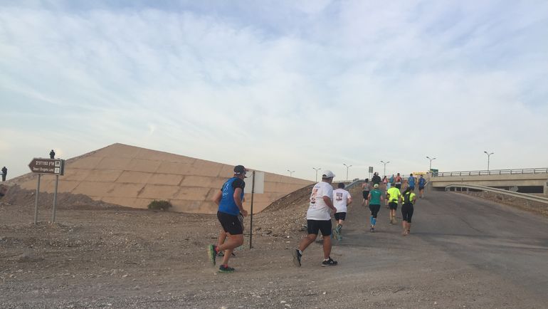 Пятница. Эйлат. Пустынный марафон. Фото "СЭ"