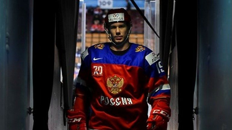 Вчера. Торонто. Россия - Словакия - 2:0. Егор ВОРОНКОВ вместе с партнерами выходит на матч. Фото IIHF Вчера. Торонто. Россия - Словакия - 2:0. Егор ВОРОНКОВ вместе с партнерами выходит на матч. Фото IIHF