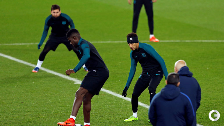 можно ли перед матчем. тренировка футбольного клуба. тер тренируется перед матчем. псж на разминке перед матчем. лук футболиста.