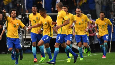 Бразилия едет в Россию, Аргентина проигрывает без Месси