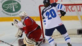 Сегодня. Попрад. Финляндия - Россия - 2:1 ОТ. Вратарь россиян Максим ЖУКОВ не раз спасал свои ворота.