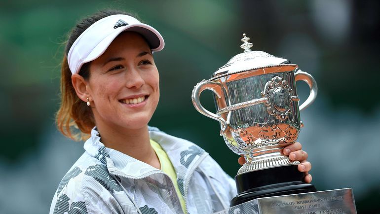 4 июня 2016 года. Париж. Гарбинье МУГУРУСА - чемпионка Roland Garros. Фото AFP 4 июня 2016 года. Париж. Гарбинье МУГУРУСА - чемпионка Roland Garros. Фото AFP