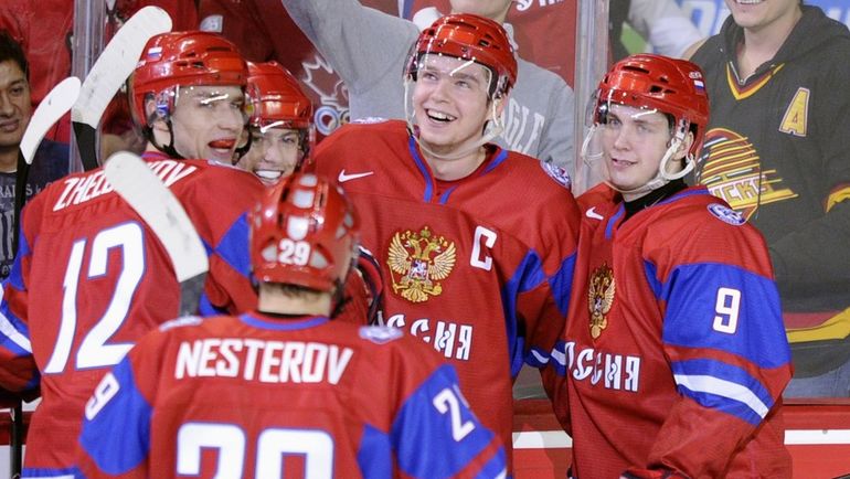 Игроки серебряной молодежной сборной России-2012 Григорий ЖЕЛДАКОВ (№12), Никита ГУСЕВ (второй слева), Евгений КУЗНЕЦОВ (в центре), Никита КУЧЕРОВ (№9) и Никита НЕСТЕРОВ. Фото REUTERS Игроки серебряной молодежной сборной России-2012 Григорий ЖЕЛДАКОВ (№12), Никита ГУСЕВ (второй слева), Евгений КУЗНЕЦОВ (в центре), Никита КУЧЕРОВ (№9) и Никита НЕСТЕРОВ. Фото REUTERS